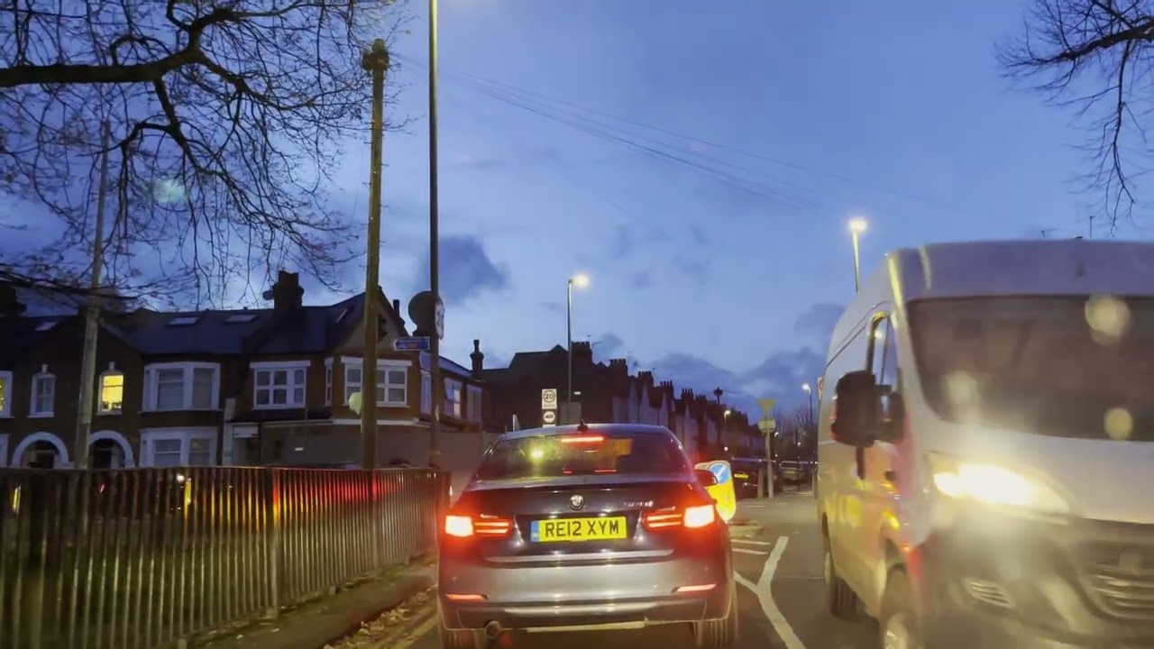 Could This Tower Bridge Drive with Jazz Be the Perfect Evening Ride? 🌆🎷