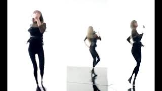 LISA BLACKPINK WITH TIGHT PANTS screenshot 3
