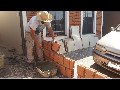 Vídeo: Quanto custa uma parede de jardim de tijolos?