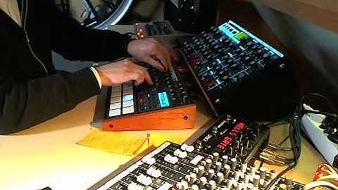 Laidback 4 on the floor (Tempest, Voyager, ESX and DX200 jam)