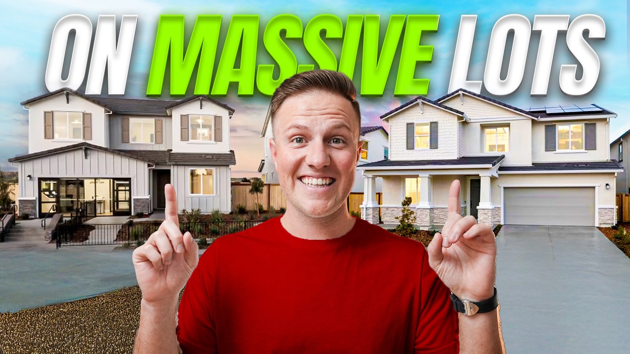 В этих новых домах в Роузвилле большие задние дворы (редкость для новостроек!).