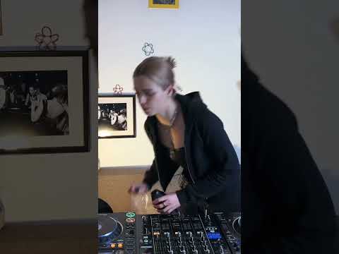 Living Room Hardgroove Session | Hypnotic Techno 2026