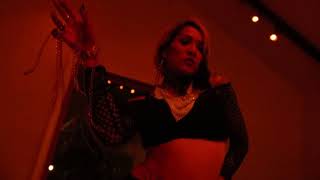 CHAINS: MAHNEE FOR LARUICCI