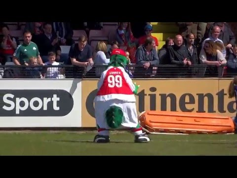 Arsenal Ladies F.C Dancing Mascot : ) Gunnersaurus The Dinosaur