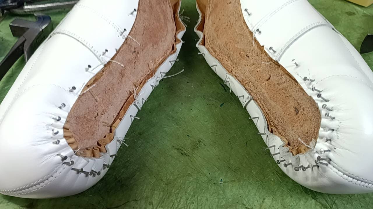 靴作り教室 Shoe making class ハンドソーンウェルト製法のスニーカー