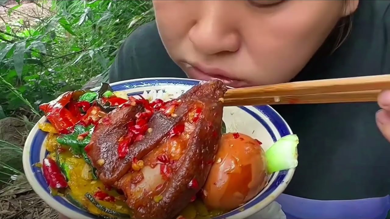 Spicy Pig 🐷 Trotter Mukbang | Extreme Chili Pork Feet 🥵 ASMR Eating