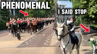 BOSS AND POLICE SAID STOP 🛑 OVER TWO HUNDRED HORSES MARCHED TO BUCKINGHAM PALACE
