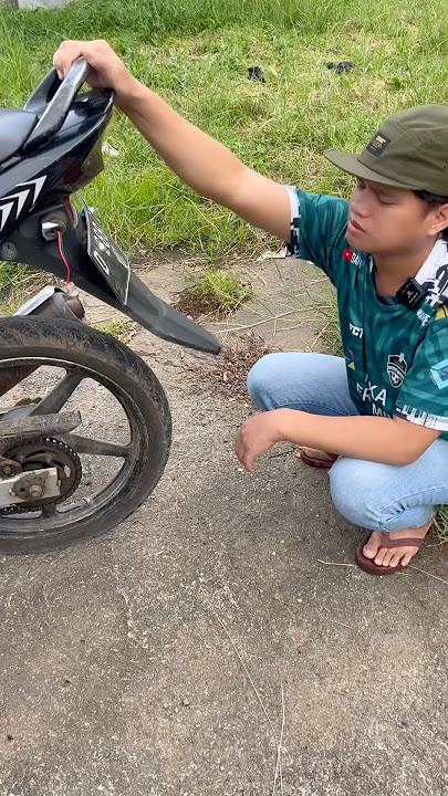 Teu bisa balik bucat ban motor