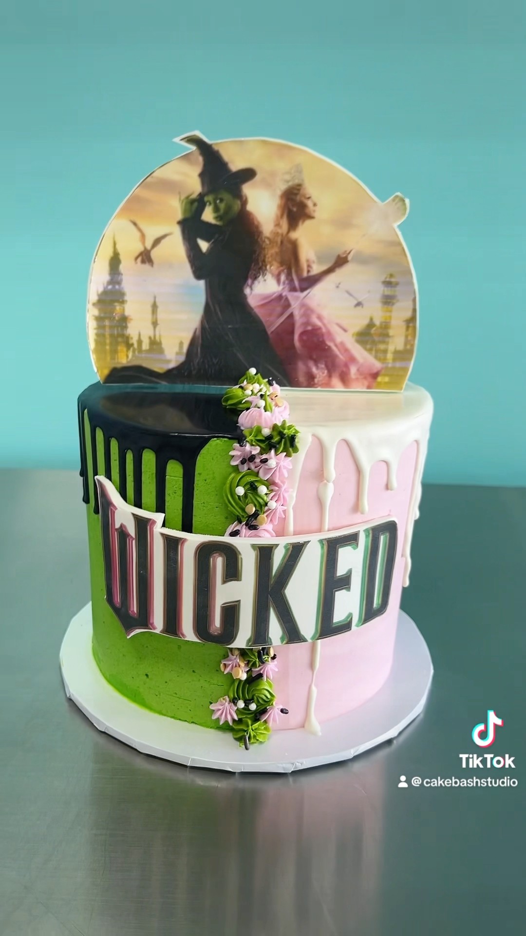 MAKING A WICKED THE MOVIE CAKE ! #cake #wicked ##movie #art #artist #cakedecorating #easy #diy