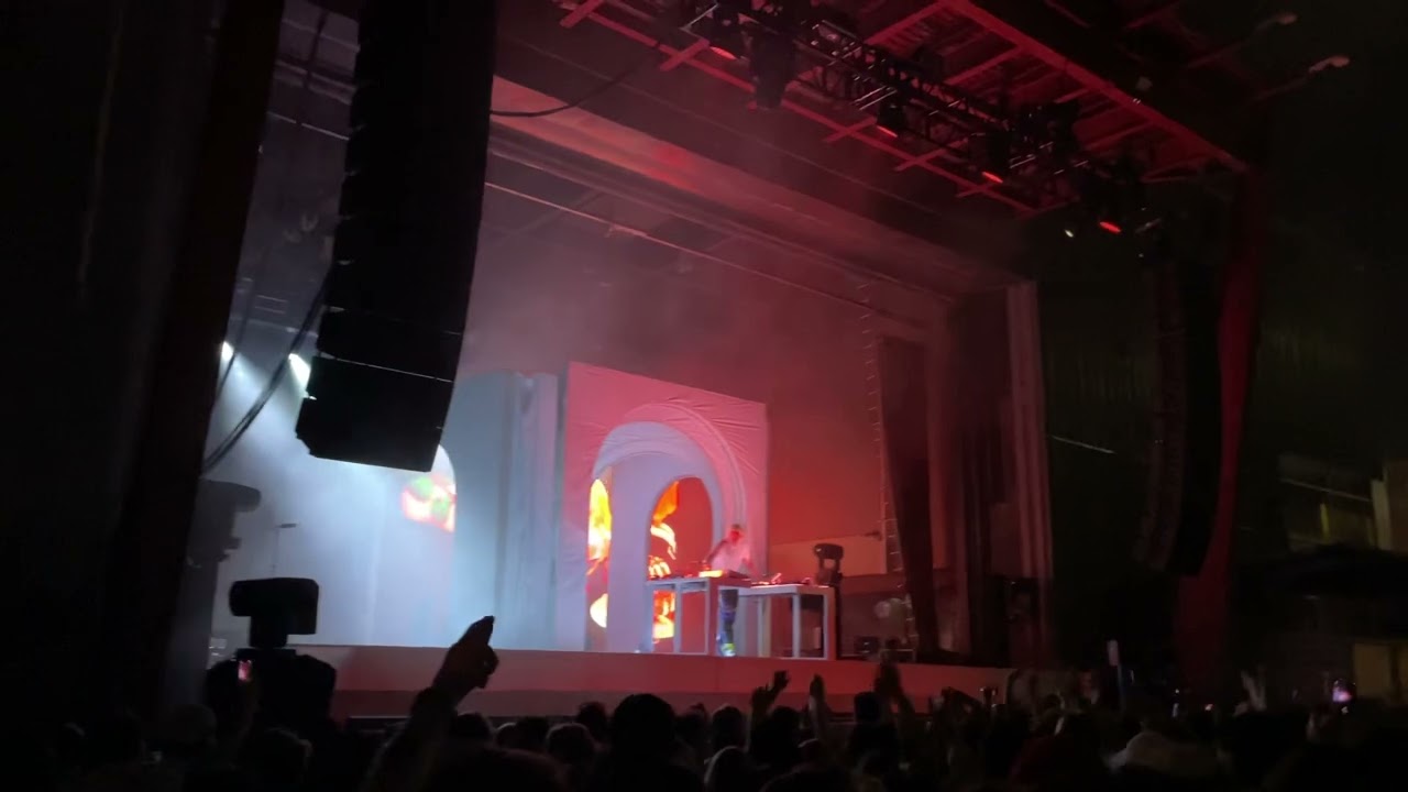 FLUME - I Can’t Tell KEMBA LIVE Columbus, OH - YouTube