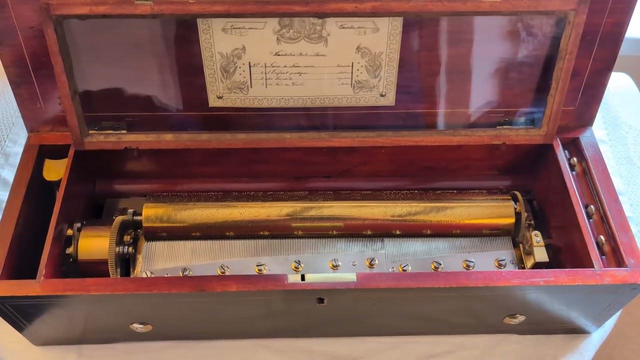 Piano forte mandolin antique music box