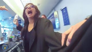 Download Lagu Psycho Karen wordt wild op Cleveland Airport en gearresteerd | Karen wordt gearresteerd door de p... MP3 Download Lagu Psycho Karen wordt wild op Cleveland Airport en gearresteerd | Karen wordt gearresteerd door de p... MP3