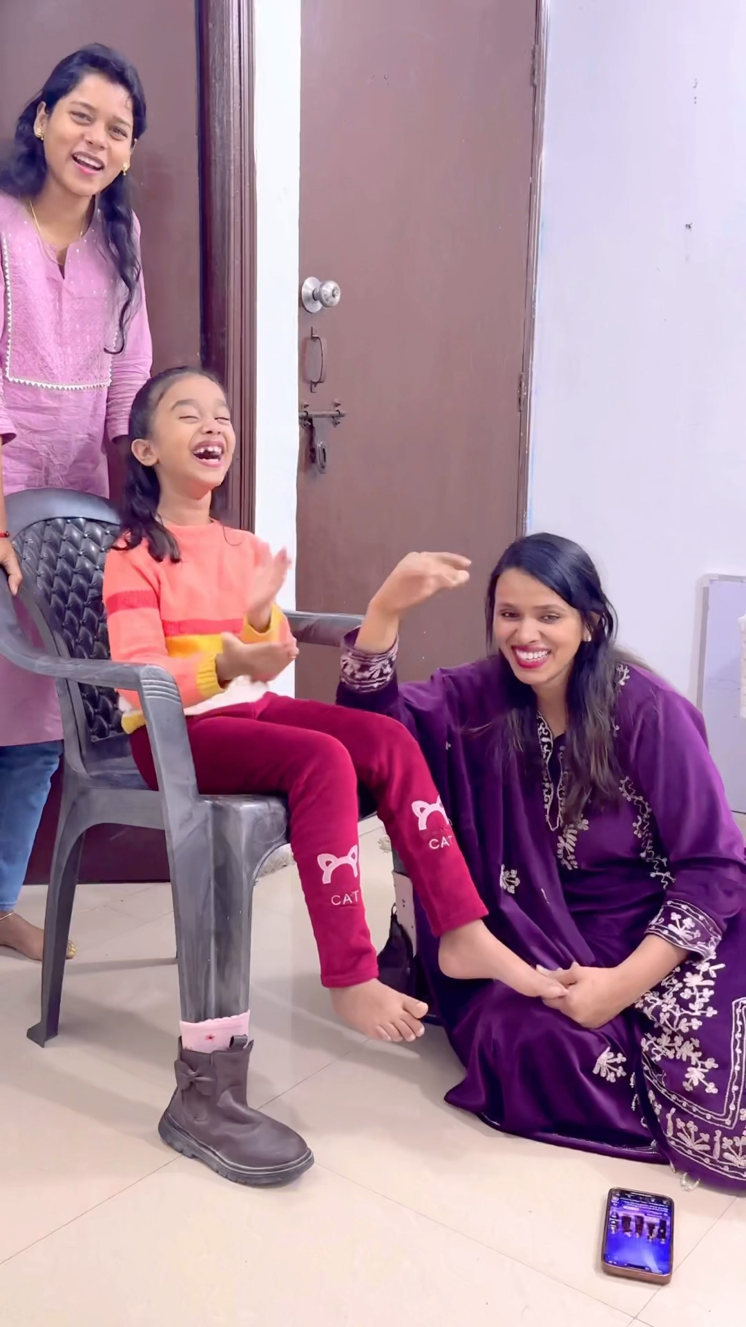 Mummy to mobile m sab bhul gyi?? #shorts #thegeetagurjar