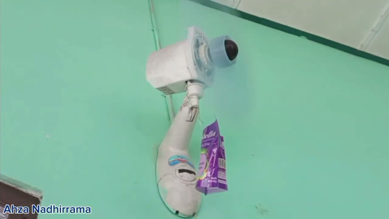 menghidupkan 6 kipas angin dinding di masjid