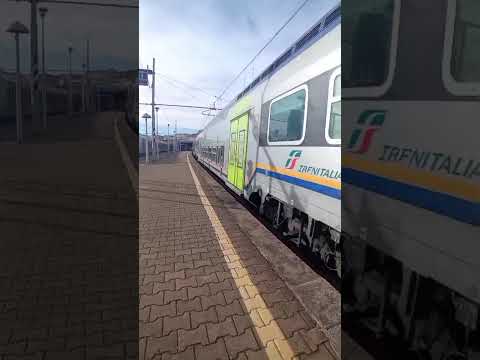 Video invio VivAlto E464.592DPR in transito al binario 9 a Genova Brignolr e va verso La Spezia