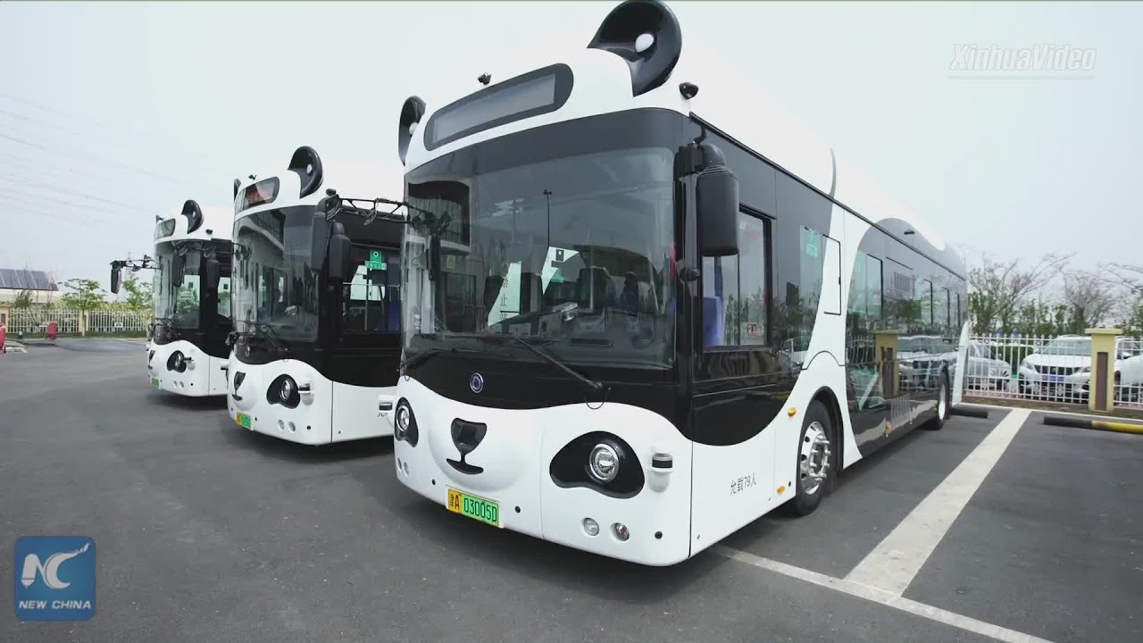 Smart self-driving buses put into operation in Tianjin, China