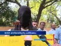 Young protests Delhi alleging "Kashmir