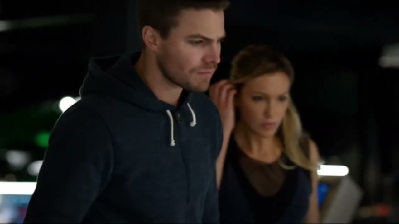 Olicity - Arrow - 4x17 Pt.5 - "Felicity's in there"