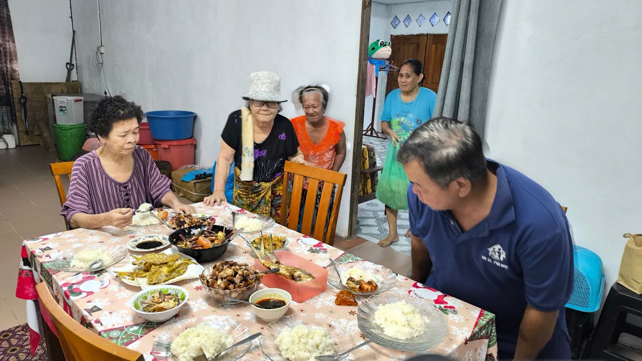 Maik Bala Family Makai Lemai//Lauk Udang Galah Gred A//Pala Babi Pangang//Seronok Berami Ketu