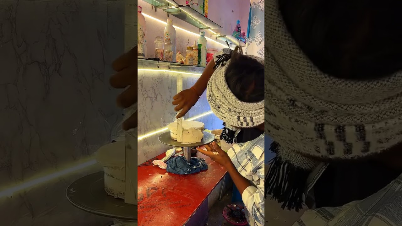 live cake Banta hai Hamra yaha address bhingari bazar bhatni road help line no. 9151507887ak bar sew