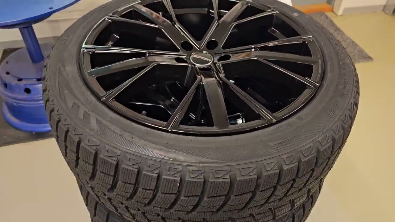 Sweet Audi Q5 wheels with studless winter tires