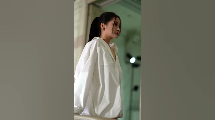 Guan Xiaotong spotted at Valentino Black Tie - DayDayNews