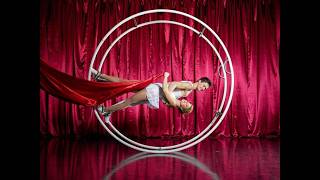 Rhönrad- und Cyr Wheel Show • Acrobatic Shows • Promo Video Künstler:innen anfragen &amp; buchen