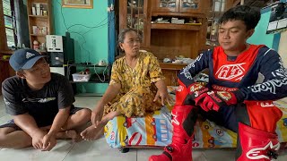 Reaksi Lek Damis Melihat Outfit Trail Dimas Zaenal   Tau Harga Helm Lek Damis Murka  