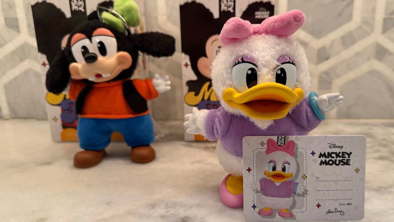 Disney & PopMart Blindbox unboxing - Mickey Family Cute Together Keychain Series - Travel - ASMR? 2