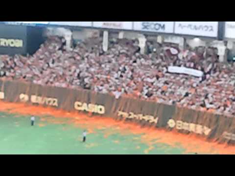 巨人が日本シリーズ進出を決めた直後、観客乱入！