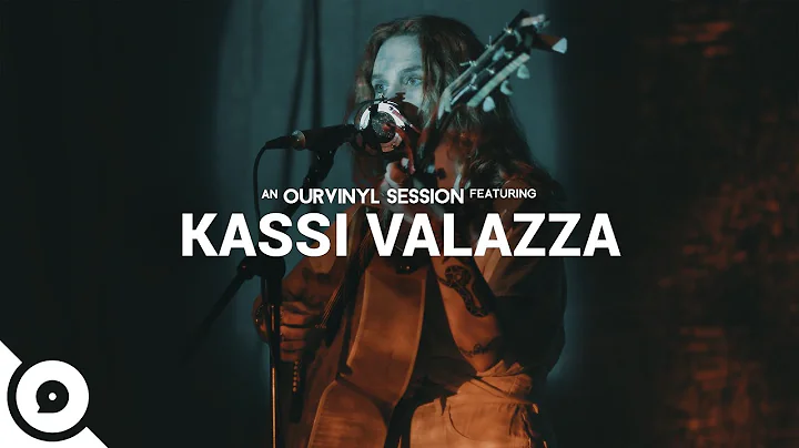 Kassi Valazza - Moon Blue | OurVinyl Sessions