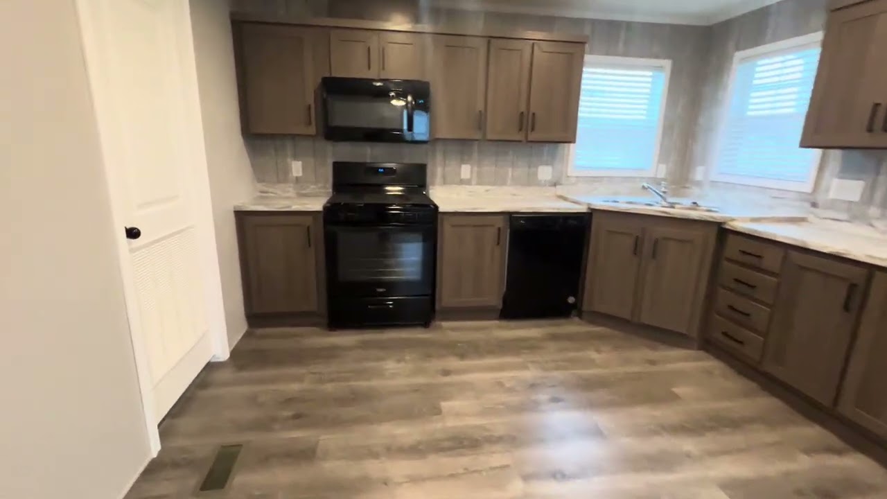 5378 Coventry Drive, Site 207, Holly, MI