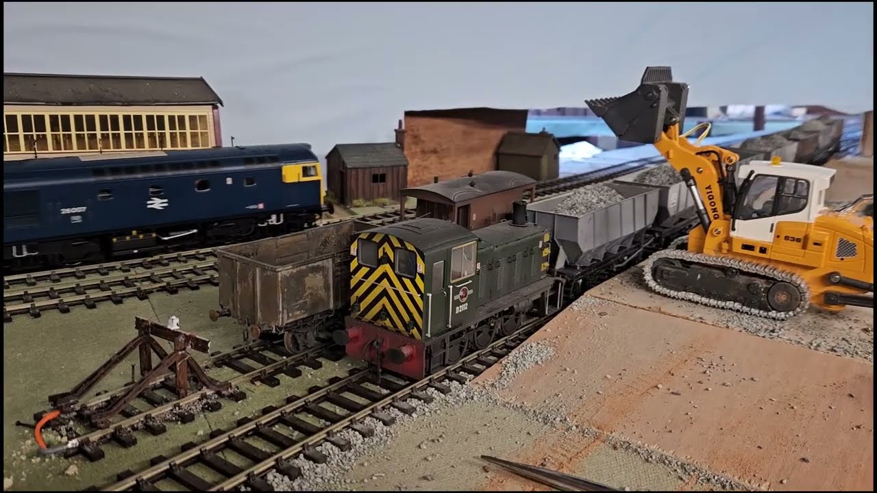 North West Trains Visits Kirkby Bank O Gauge Model Railway