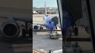 Southwest Airlines 737-800 at Las Vegas Airport after arriving from Cancun||PinkosTv||#shorts