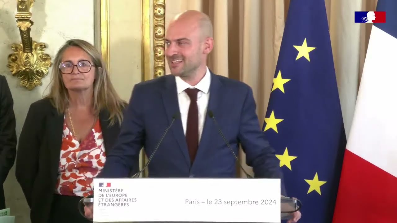 Passation de pouvoir entre Stéphane Séjourné et Jean-Noël Barrot (23/09/2024)