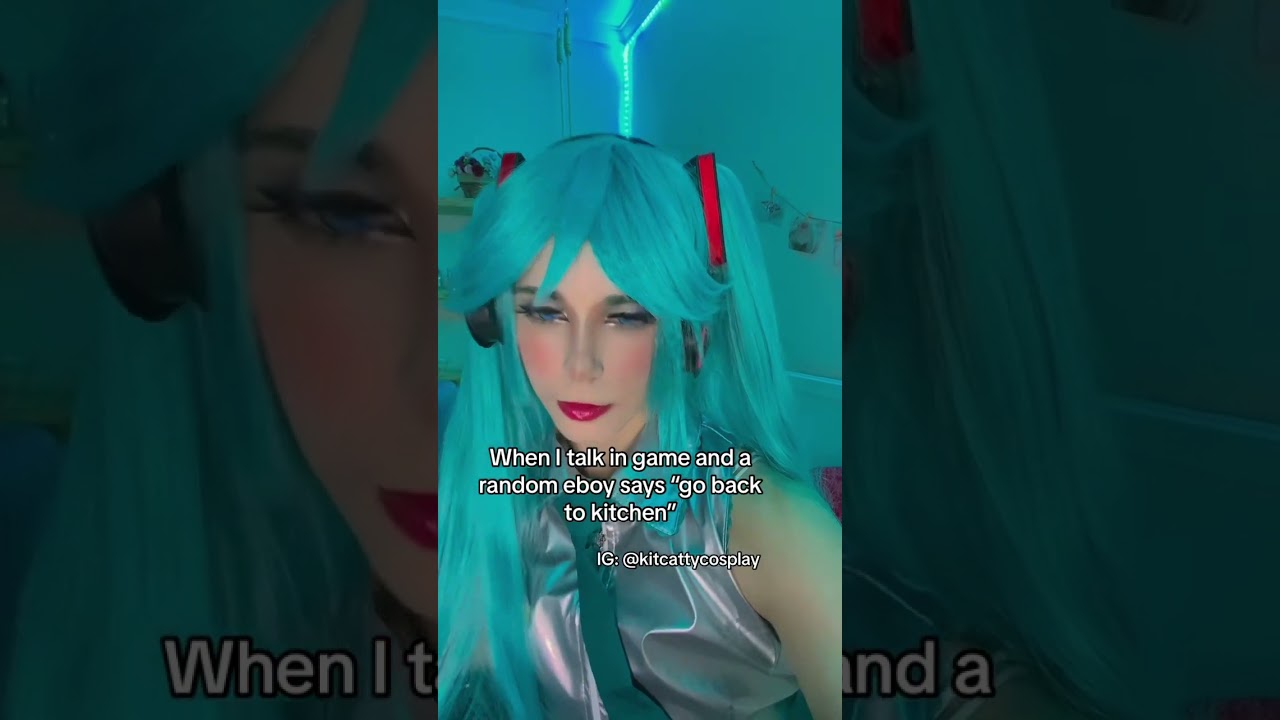New video is up my loves 🥰 #cosplay #gamer #gamergirl #hatsunemiku #vocaloid #cosplayer