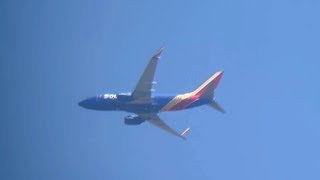 Southwest Airlines Boeing 737-79P (WN2745, N7869N) landing to ISP Airport over my house from BWI
