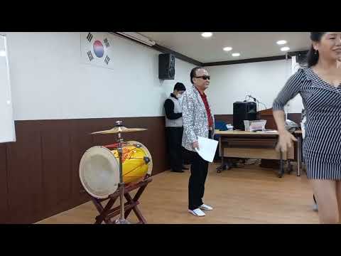 경찰 트로트 가수 / 봤냐고 cover by 전창식 / 하북면 위문 경로잔치