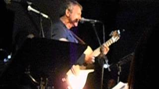 το τραινο φευγει στις οκτω - γιωργος νταλαρας