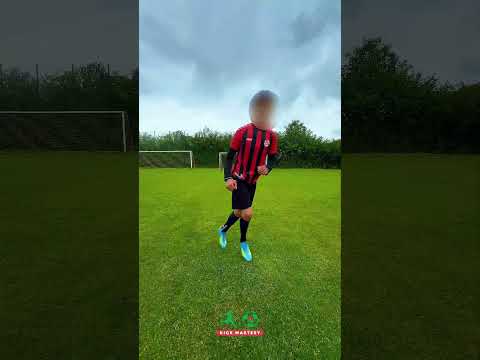 Dieser Touch ist nicht von dieser Welt! 🤯 #SoccerDrills #Fussball
