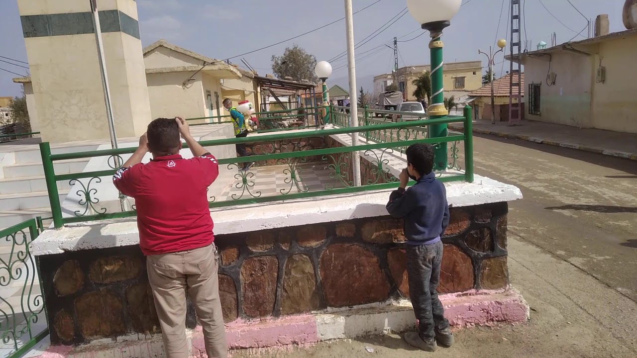 حملة تعقيم الأحياء والشوارع والاماكن العمومية ببلدية بلعاص