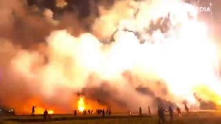 Anthimahakalan Kavu Vela Vedikettu 2016 Kurumala Desam Fireworks screenshot 3