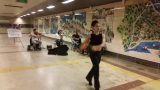 Ezgi Zaman - Dance On The Subway - Improvisation