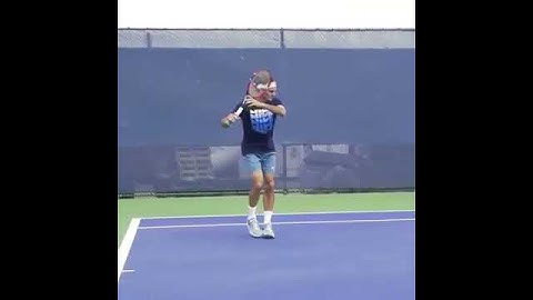 🎾 FEDERER FLYING RUN AROUND FOREHAND SLOW MOTION ✈️
