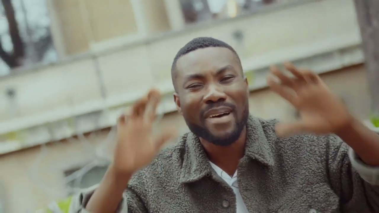 Qui? - SCHADRAC LOMAN (Visualiser + Son Officiel)