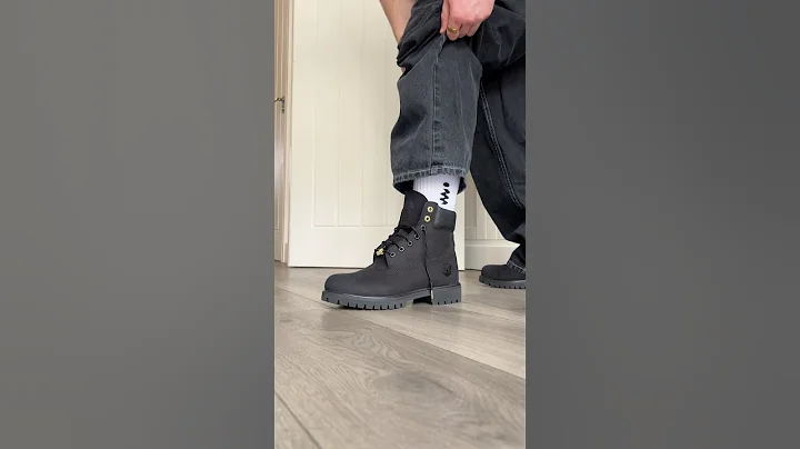 The Notorious BIG Timberland 6 Inch Boot in Black 👑 #timberlands #thenotoriousbig #biggiesmalls