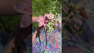 Вязаные цветы. Необычный букет. Контакты для заказа в шапке профиля. #вязаныецветы