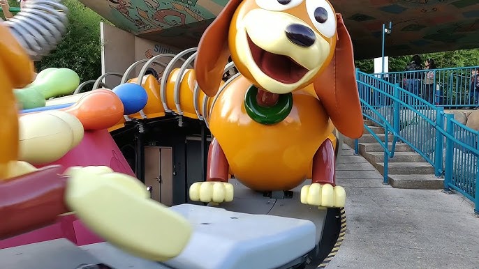 SLINKY DOG ZIG ZAG SPIN TOY STORY LAND DISNEYLAND PARIS ❤️ 🥰  #isidroaventuras 