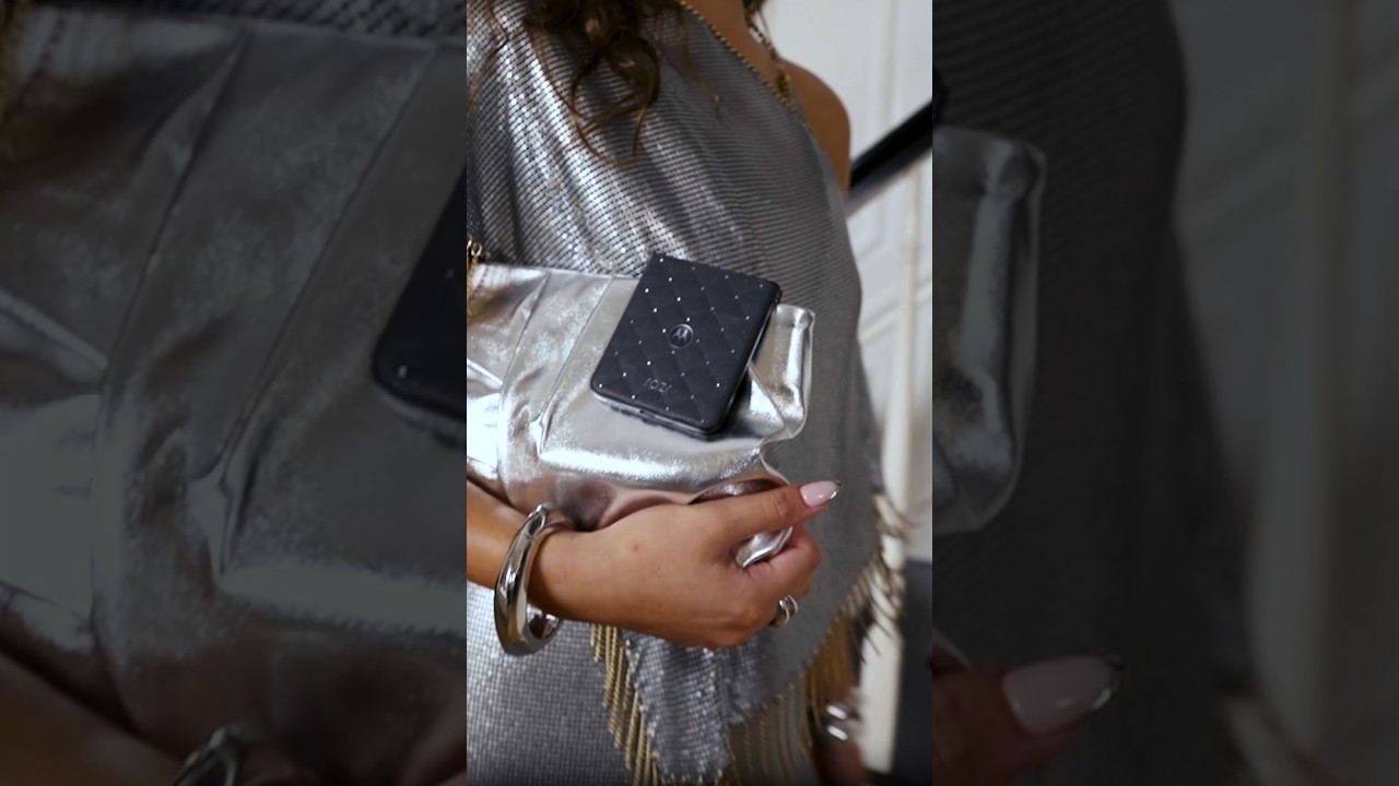 Shine bright: motorola razr 70 with Swarovski® Crystals