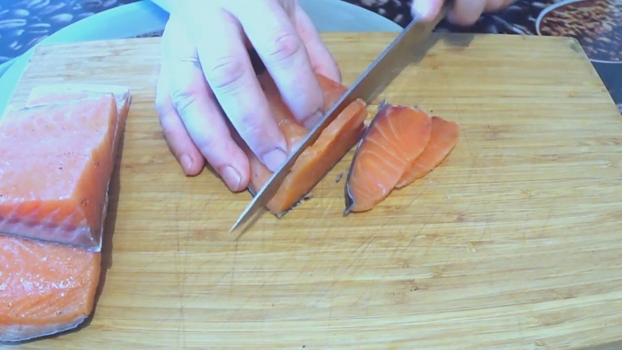 Как посолить красную рыбу. - YouTube